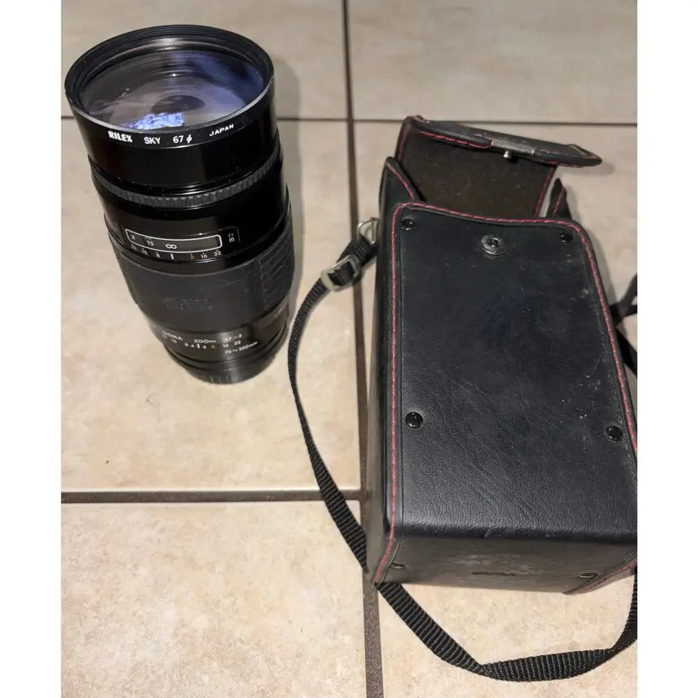 Vintage Sigma lens zoom 75-200mm Japan